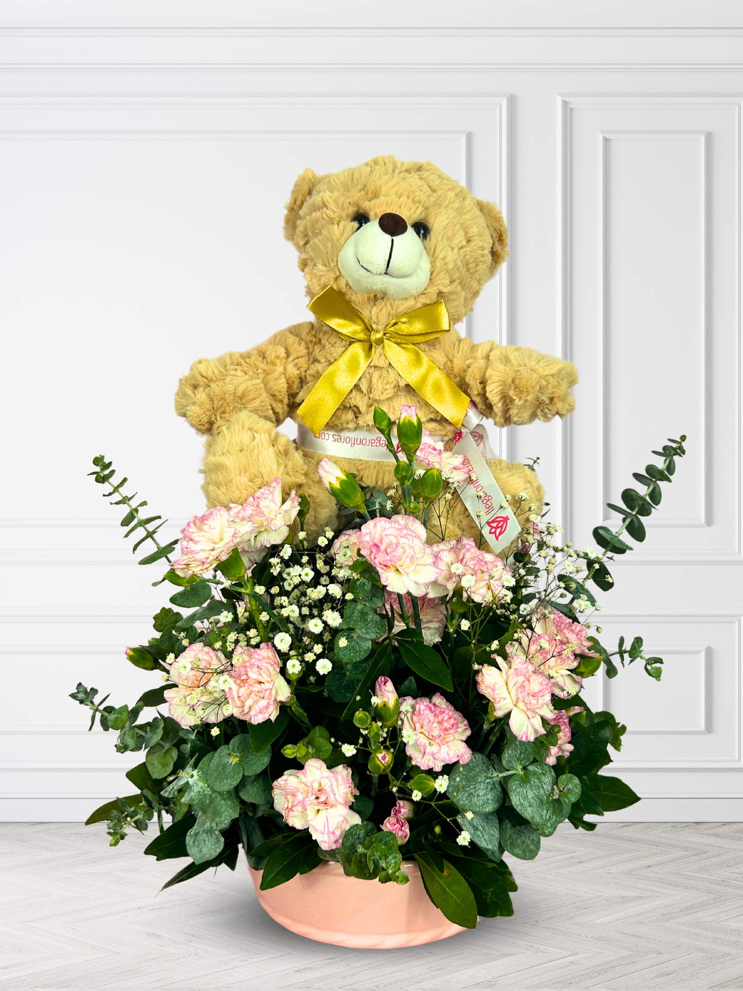 Arreglo de clavel con peluche