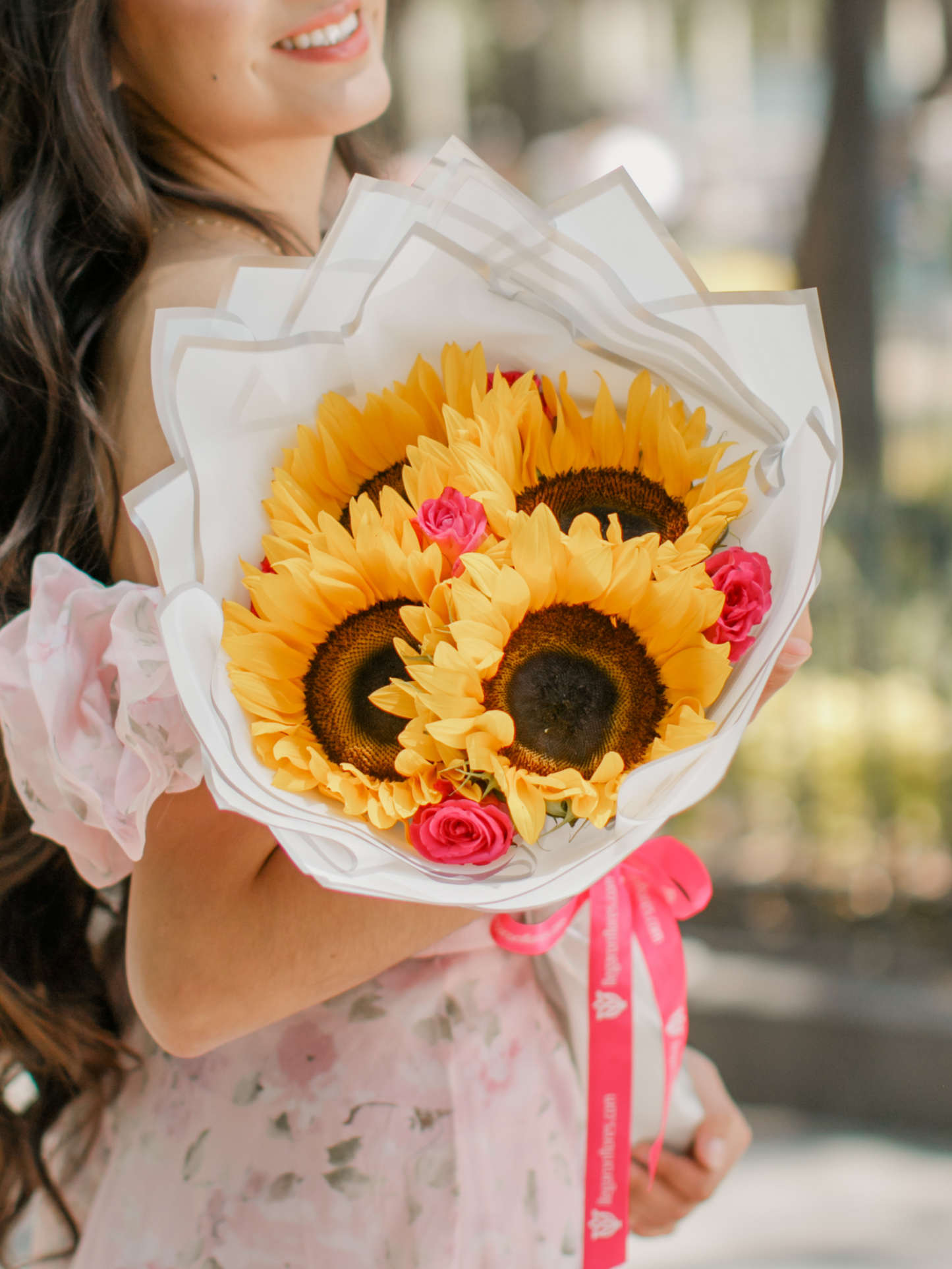 Ramo de Girasoles con Rosas Rosas