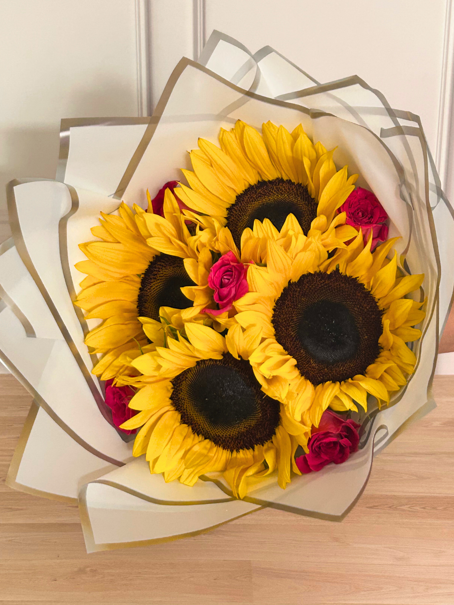 Ramo de Girasoles con Rosas Rosas