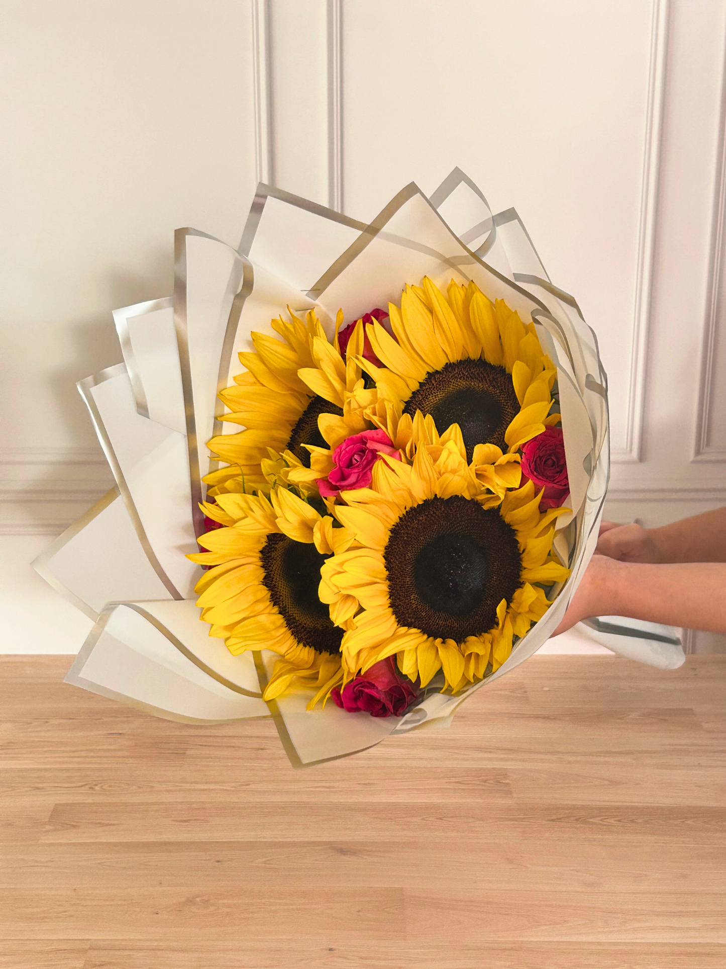 Ramo de Girasoles con Rosas Rosas