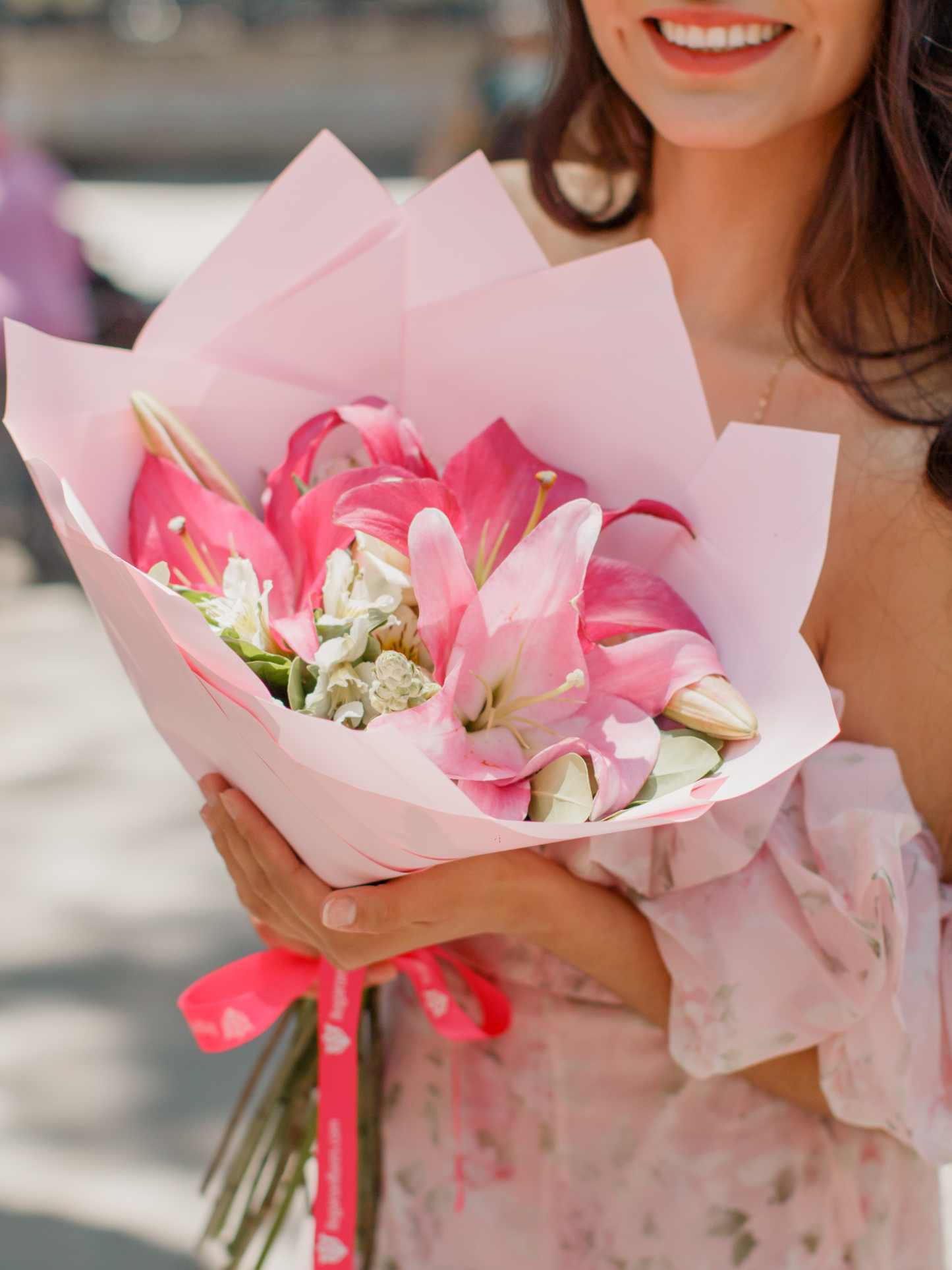 Ramo de Lilies Rosas