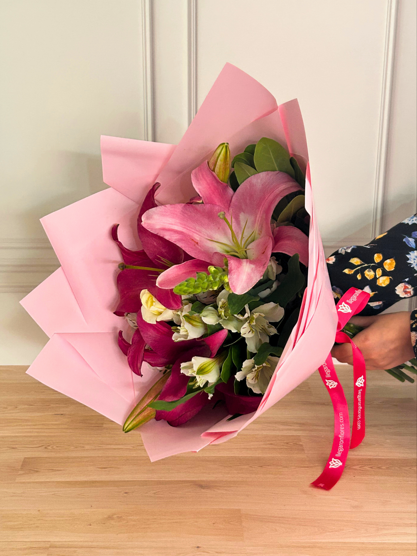 Ramo de Lilies Rosas