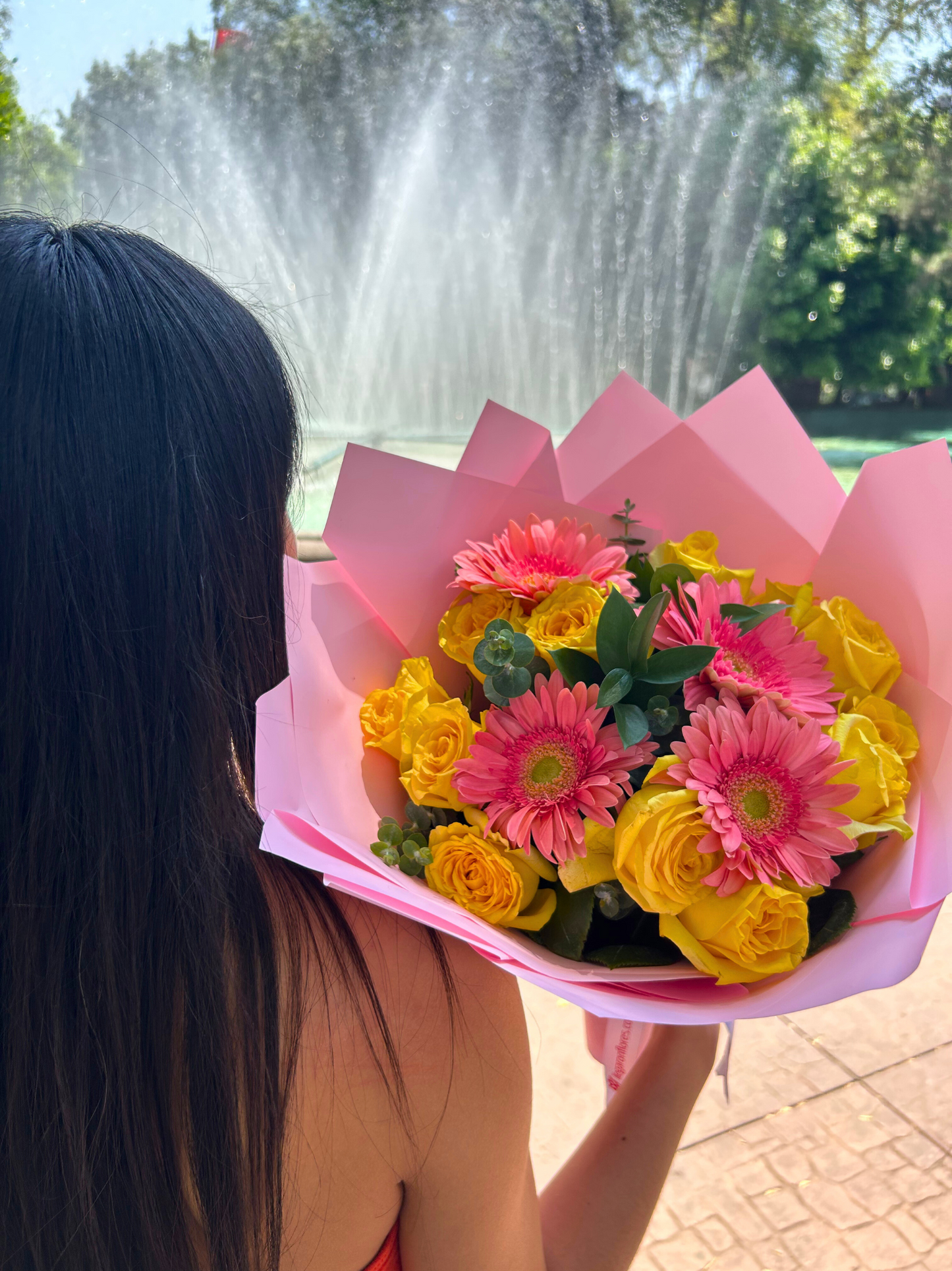 Ramo de Rosas Amarillas y Gerberas Rosas