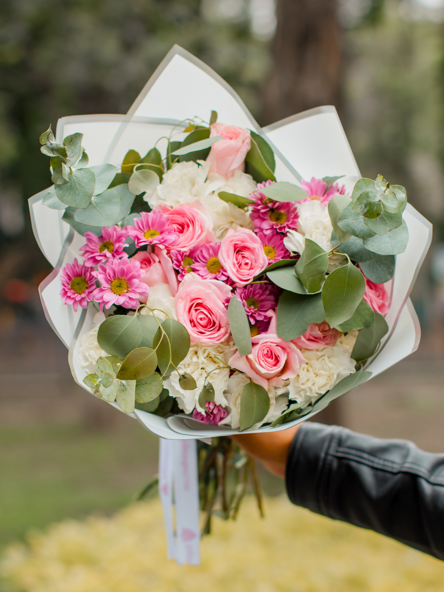 Ramo de Rosas, Hortensias y Margaritas
