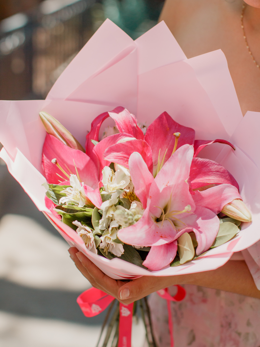 Ramo de Lilies Rosas