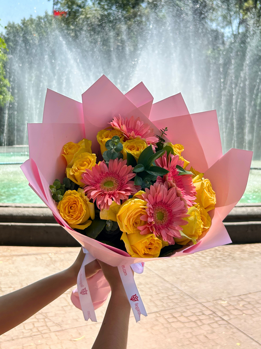 Ramo de Rosas Amarillas y Gerberas Rosas
