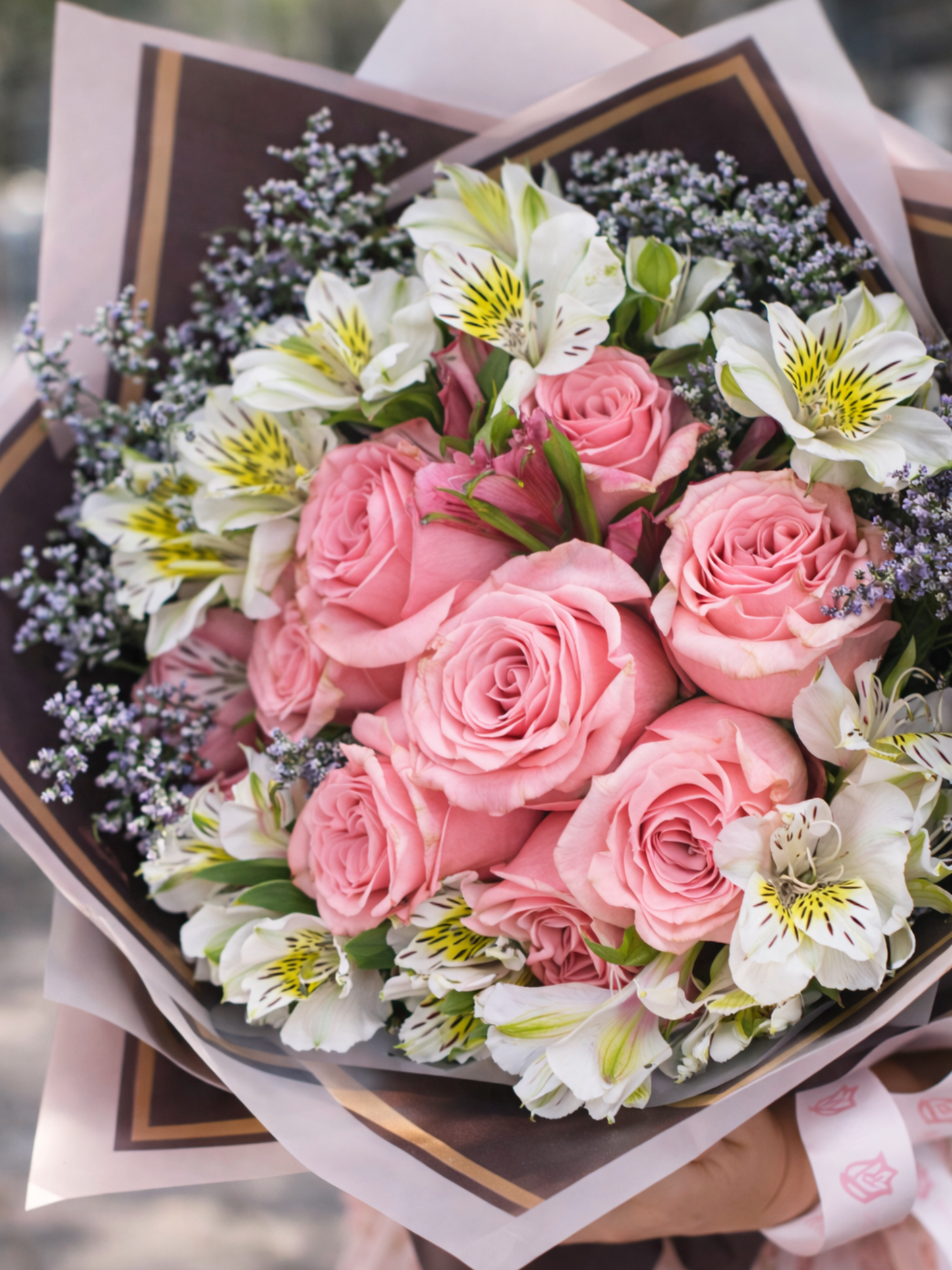 Ramo de Rosas Rosas y Astromelias